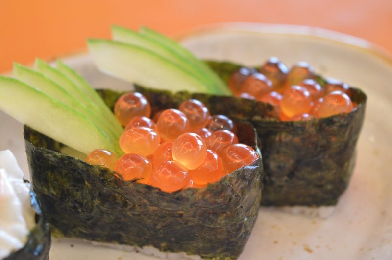 суши, роллы, самые популярные суши, популярные роллы, виды суши, подача суши